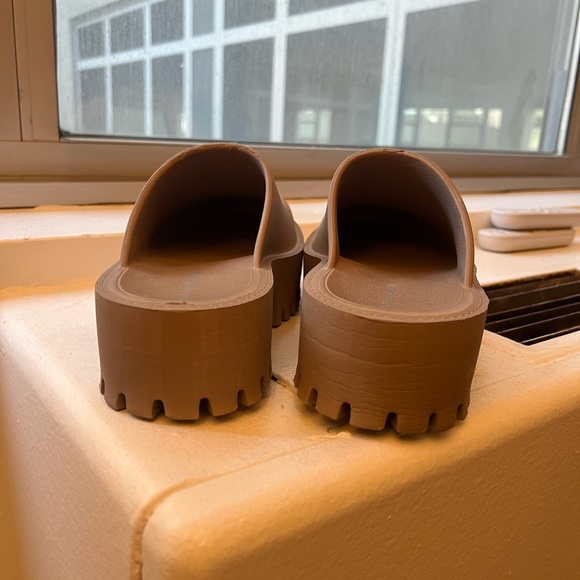 Jeffrey Campbell Lugged Platform Mule Clogs Beige Size 8 39 - Picture 4 of 7